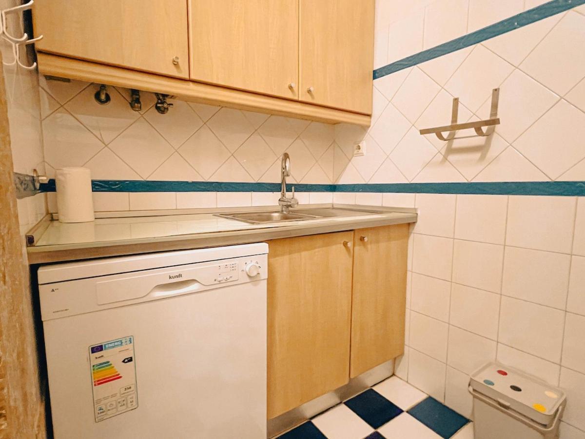 Apartamento Charming 5 Bedroom In Traditional