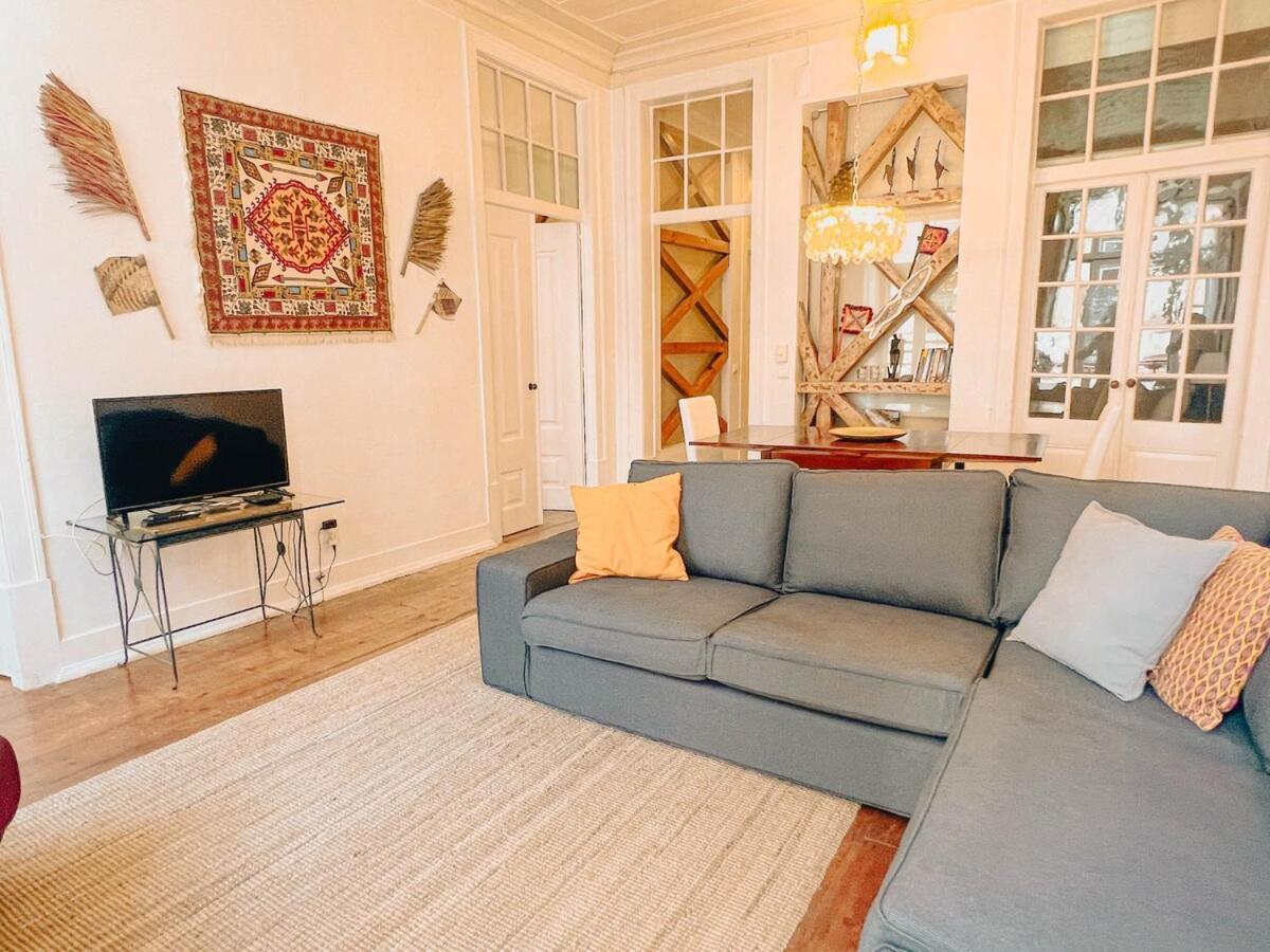 Charming 5 Bedroom In Traditional Apartamento *