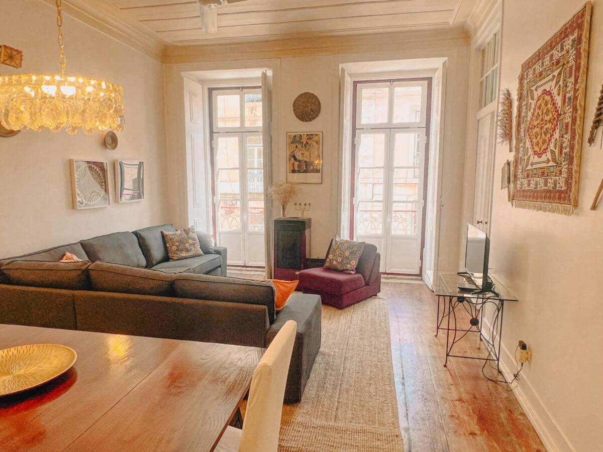 Charming 5 Bedroom In Traditional Apartamento
